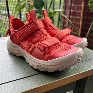 Teva Women’s Outflow Universal Textural us8